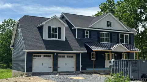 18 Sunset Ln, Wawayanda, NY 10958
