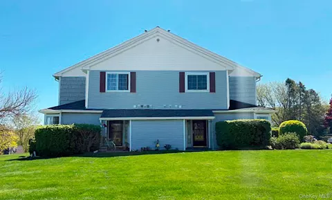 3 Magnolia Ln, Warwick, NY 10990