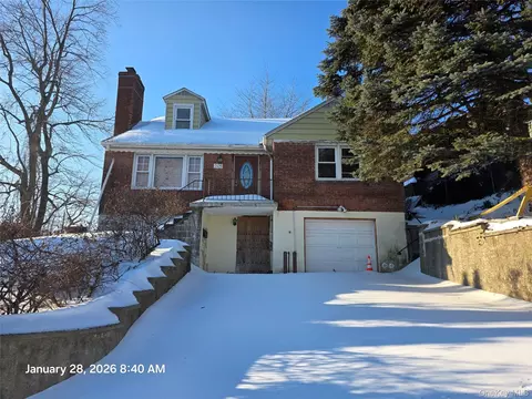 326 Roberts Ave, Yonkers, NY 10703