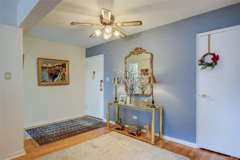 210-15 23rd Ave #3C, Bayside, NY 11360