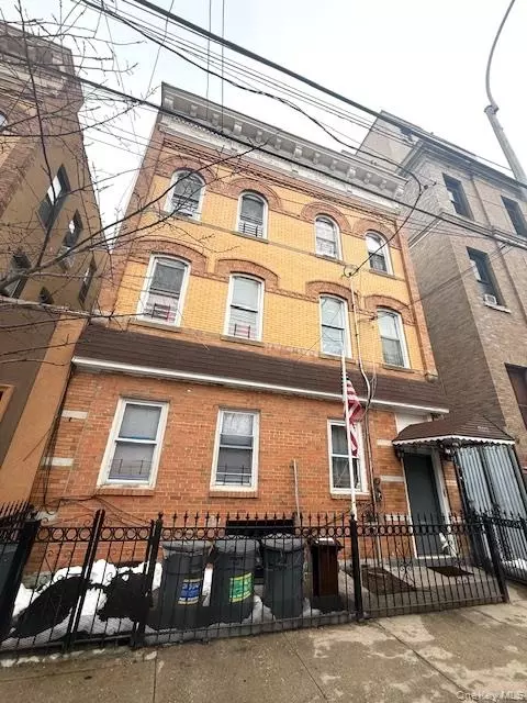 686 Fairview Ave, New York, NY 11385