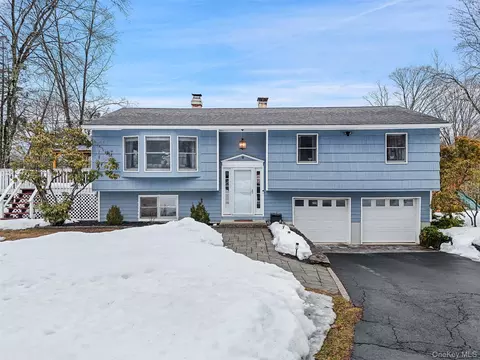 9 Mercury Ct, Carmel, NY 10512