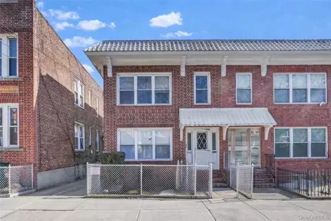 2327 28th St, Astoria, NY 11105