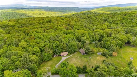 101 Red Star Rd, Wawarsing, NY 12435