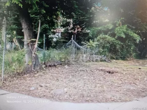 24-31 Francis Lewis Blvd, New York, NY 11357 photo 3
