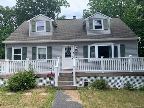 10 Maplewood Rd, Highland Mills, NY 10930