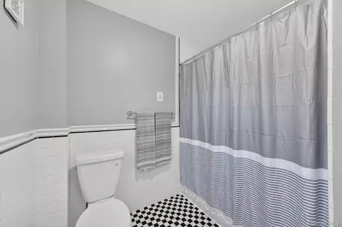 Bath - 19 Forest Ave, Ossining, NY 10562 photo 4 of 4
