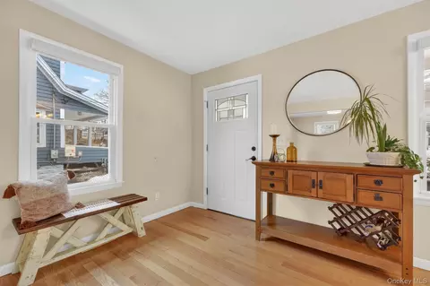 Entry Way - 19 Forest Ave, Ossining, NY 10562 photo 1 of 4