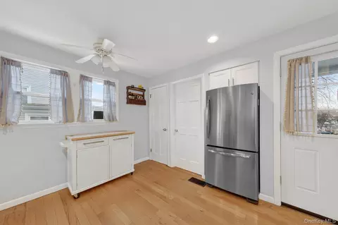 Entry Way - 19 Forest Ave, Ossining, NY 10562 photo 3 of 4