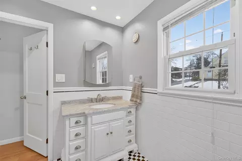 Bath - 19 Forest Ave, Ossining, NY 10562 photo 2 of 4