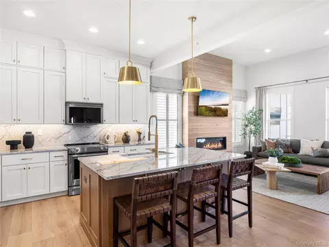 Kitchen - 2027 Summit Loop #87, Carmel, NY 10512 photo 2 of 4