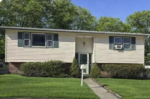 12 North St, Cortlandt, NY 10548