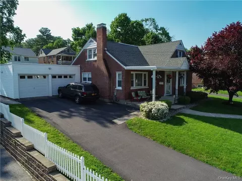 33 Richman Ave, Newburgh, NY 12550