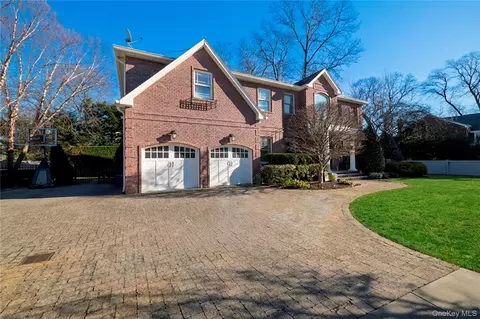 755 N Village Ave, Rockville Centre, NY 11570