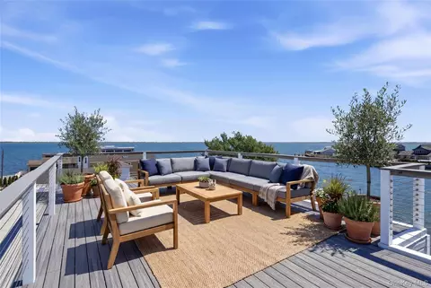 298 W Lido Promenade, Lindenhurst, NY 11757