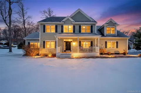 31 Dew Drop Ln, East Fishkill, NY 12533