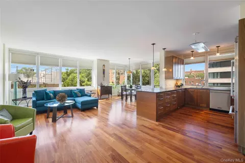 640 W 237th St #4C, Bronx, NY 10463