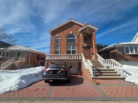 35-62 168th St, Flushing, NY 11358