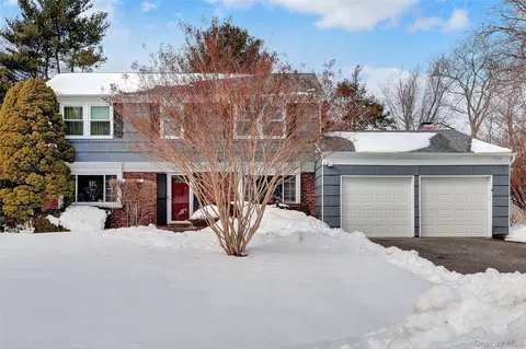 286 Hallock Rd, Stony Brook, NY 11790