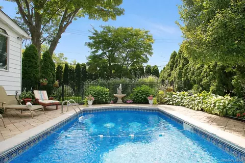 1 Webster Rd, Scarsdale, NY 10583