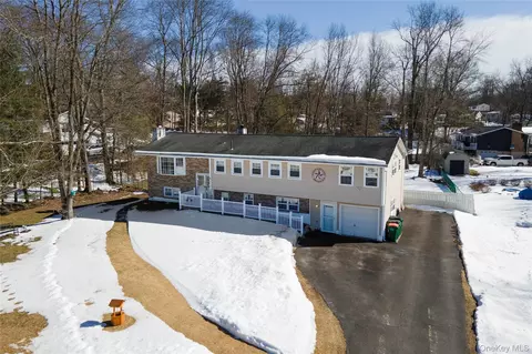 5 Orange Ct, Wappinger, NY 12590