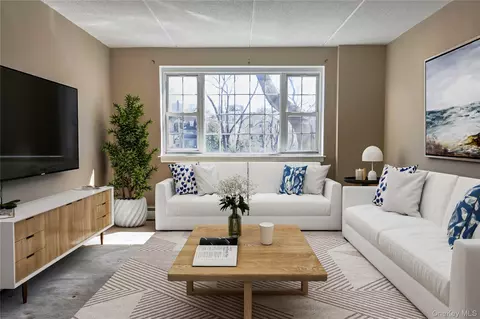 2 Consulate Dr #1J, Eastchester, NY 10707