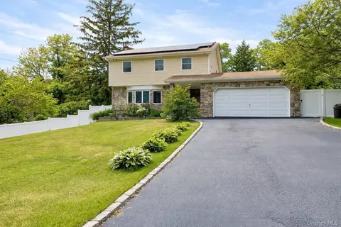 132 Midwood Ave, Nesconset, NY 11767