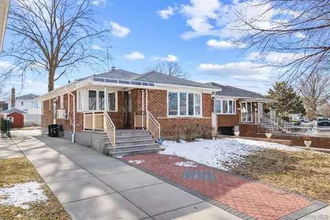 198-06 51st Ave, Fresh Meadows, NY 11365