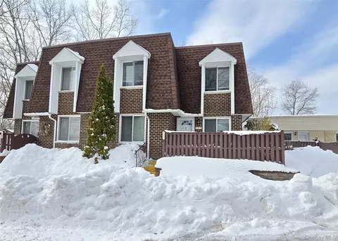 107 Glen Hollow Dr, Port Jefferson Station, NY 11776