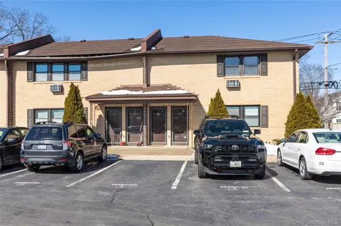 534 Bedford Ave #A2, Bellmore, NY 11710