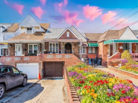 53-74 62nd St, New York, NY 11378