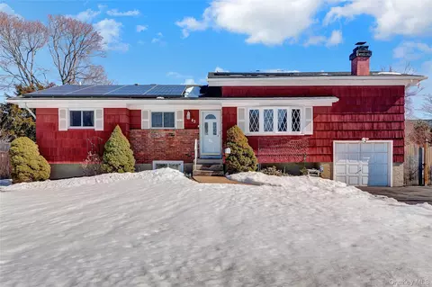 43 Westchester Ave, West Babylon, NY 11704