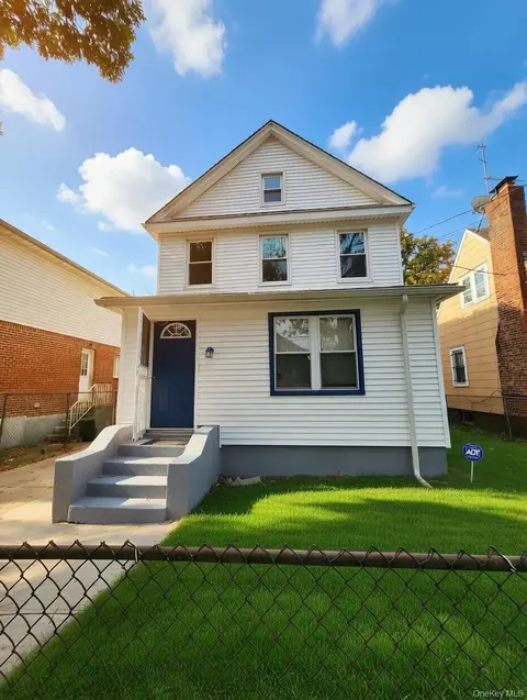 22126 134th Rd, New York, NY 11413
