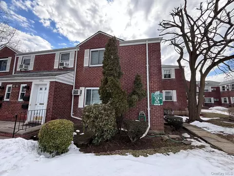 75-32 263rd St #41B61, Glen Oaks, NY 11004