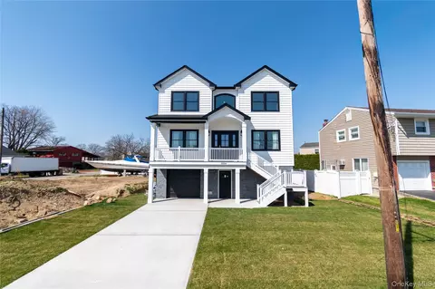 3004 Harbor St, Baldwin, NY 11510