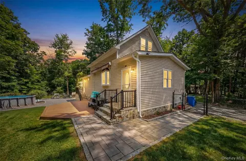 9 Java Rd, Patterson, NY 12563