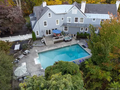 Exterior - 5 Trinity Pl, Cornwall, NY 12518 photo 3 of 5