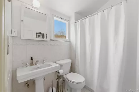 Bath - 5 Trinity Pl, Cornwall, NY 12518 photo 1 of 3