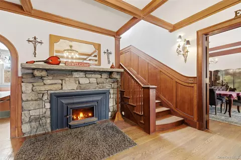 Entry Way - 5 Trinity Pl, Cornwall, NY 12518 photo 3 of 5