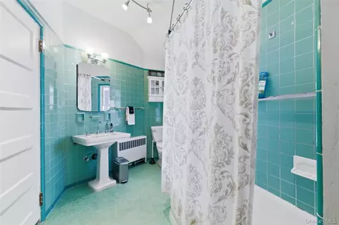 Bath - 5 Trinity Pl, Cornwall, NY 12518 photo 3 of 3