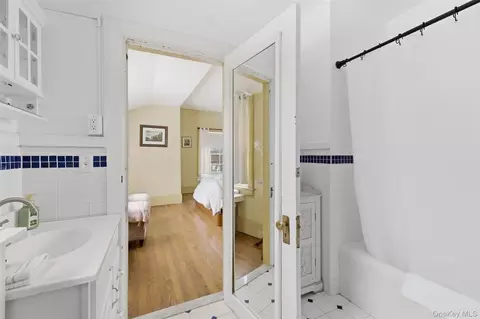Bath - 5 Trinity Pl, Cornwall, NY 12518 photo 2 of 3