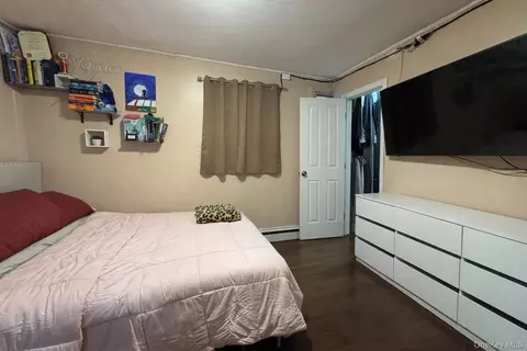 5755 58th St, New York, NY 11378 photo 6