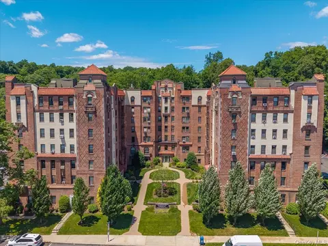 47 N Central Ave #3K, Greenburgh, NY 10530