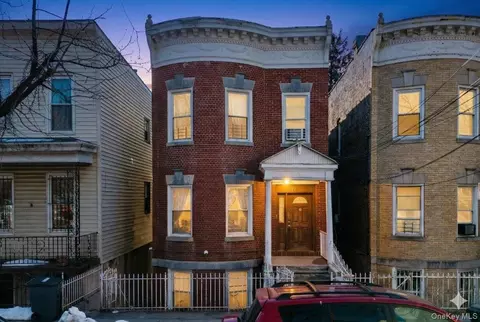 1727 Victor St, New York, NY 10462