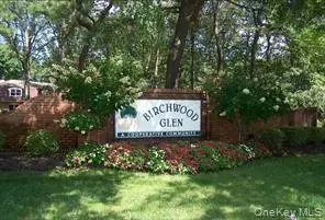 6 Glen Hollow Dr #A33, Holtsville, NY 11742
