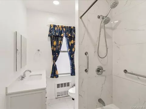 Bath - 155 Linwood St, Brooklyn, NY 11208 photo 1 of 3