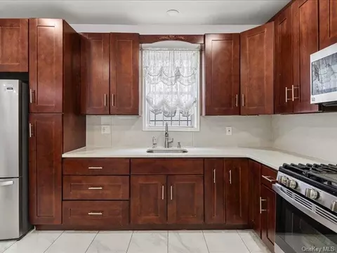 Kitchen - 155 Linwood St, Brooklyn, NY 11208 photo 3 of 3