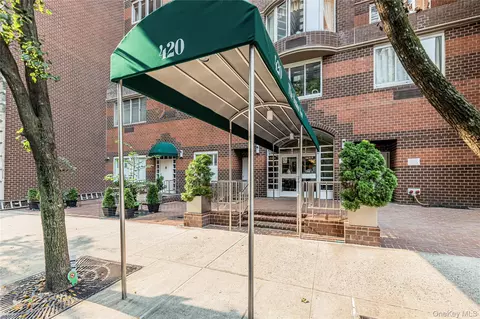 420 E 58th St #11C, New York, NY 10022