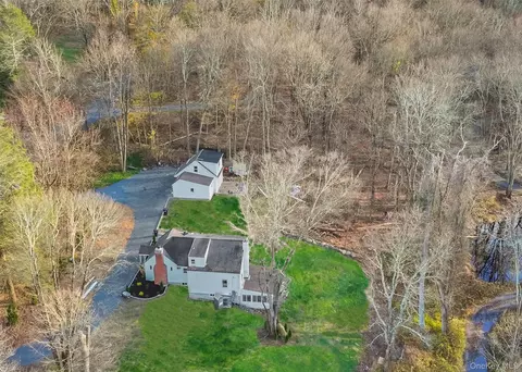 65 Hickory Ln, Bedford, NY 10506