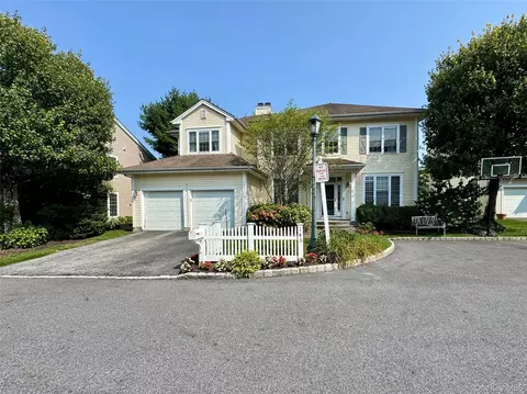 143 Classic Ct, Greenburgh, NY 10603